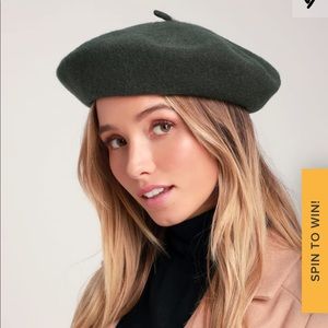 NWT Audrey forest green wool beret